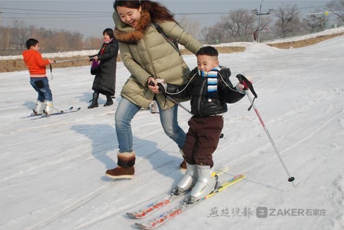 元旦“欢乐颂”！滑着雪唱着歌 泡着温泉吃火锅