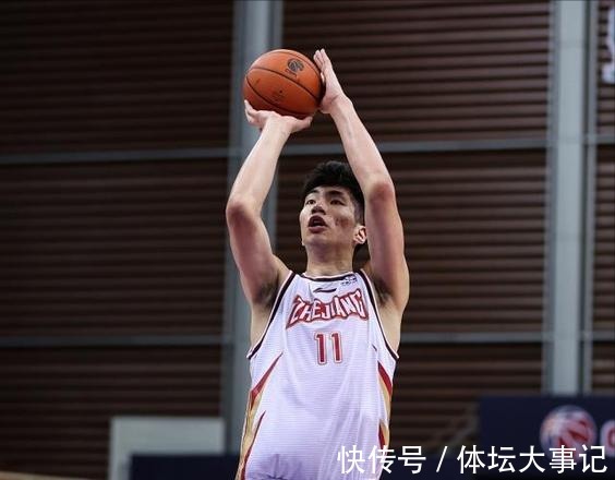 浙江隊|出場5分鐘！浙江00后中鋒被棄用，劉維偉點(diǎn)名批評，必須跟吳前跑