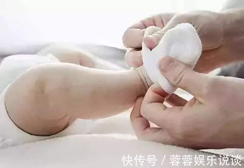 儿科|宝宝到底可以光脚吗看完儿科医生说的就懂了,别再不知道
