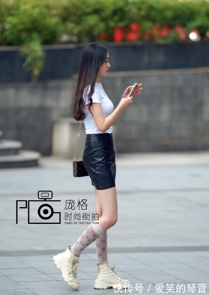 半身裙|美女穿搭:蕾丝上衣搭配短裤有些小性感,小姐姐这样穿太撩人心动!