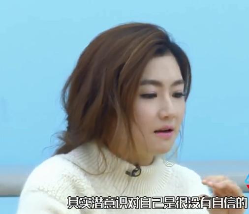 美丽新世界|华语第一女子天团出道三年推出50首歌，如今一人失声令粉丝痛心