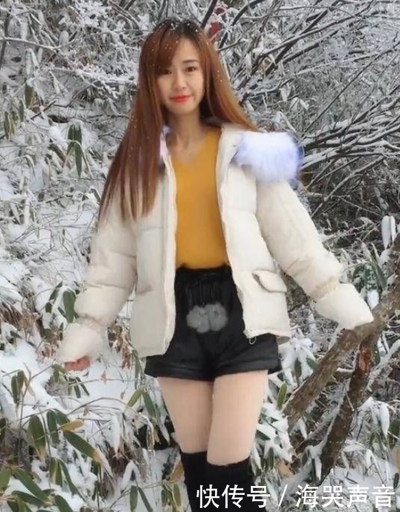 少女|街拍:清新甜美的95后美女,一种清新少女的画面感