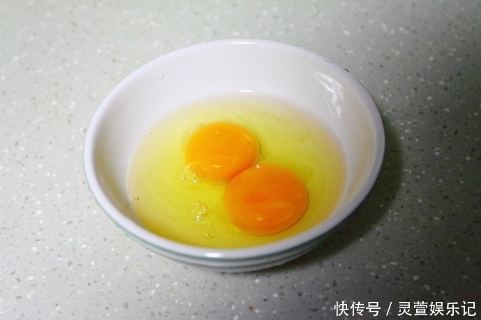 分钟|早上少睡10分钟做一盘炒面给孩子当早餐,简单、省事、营养、美味