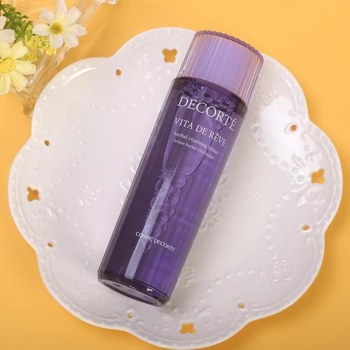 公认好用的4款“化妆水”：黛珂紫苏水是网红款，兰蔻粉水超好用