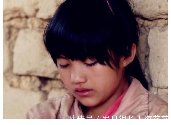 《变形计》李勒优被城市家庭收养，脸上长满青春痘，还不忘臭美