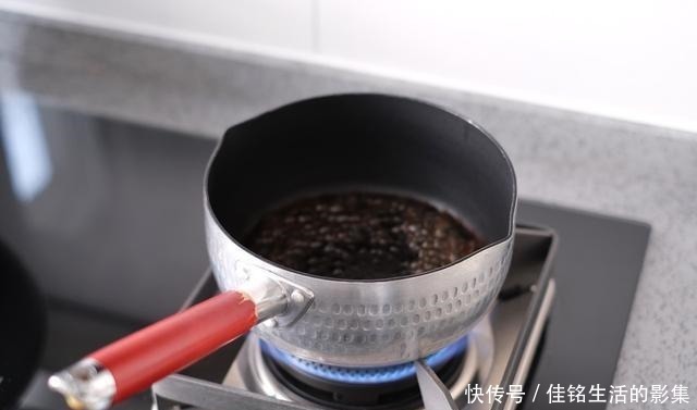 国庆在家中自制奶茶！味道比店里还好，孩子多喝也不胖