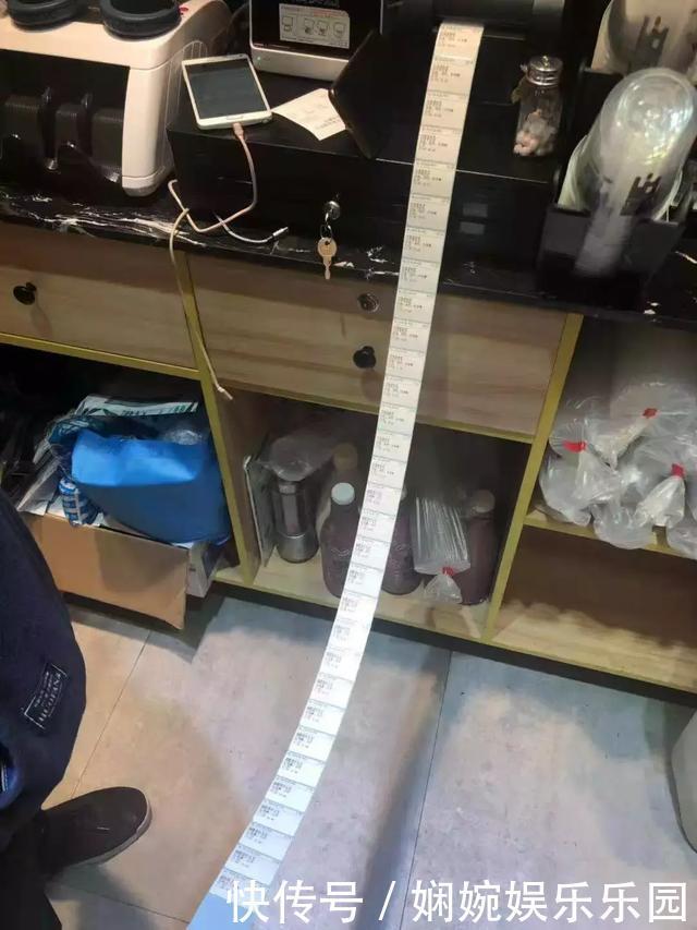 当奶茶店接到600多杯的大单 千万别高兴太早……