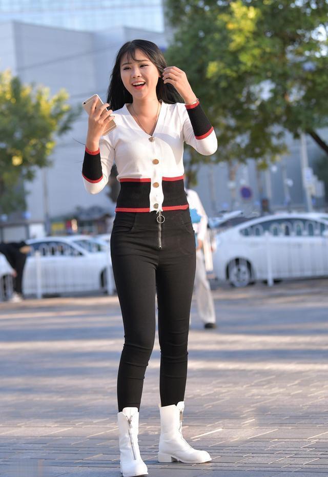 温柔|白色针织开衫搭配高腰牛仔裤, 温柔知性, 明艳端庄