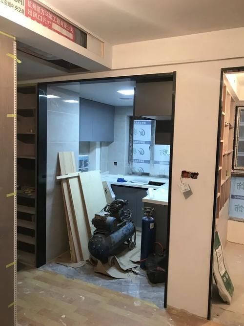 客厅|90㎡现代极简风，改善性房装成四房，满足二胎三代人的居住条件