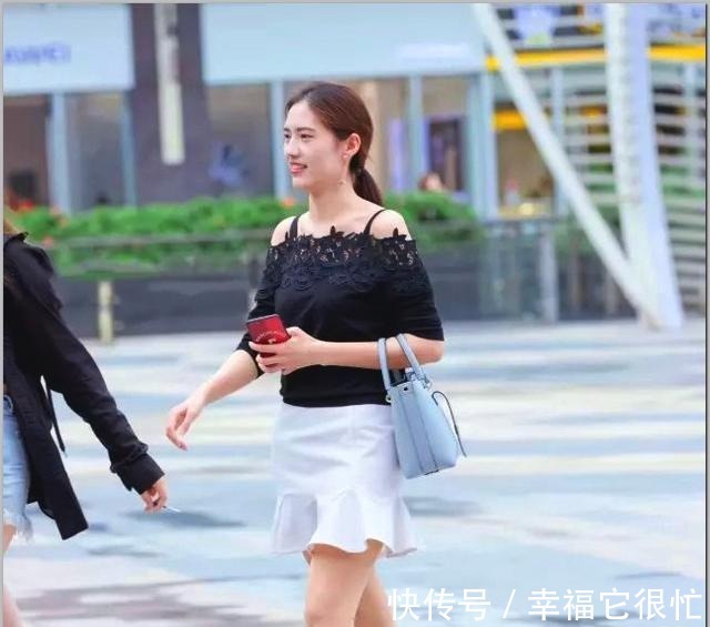 小女人|街拍 年轻辣妈搭配鱼尾包臀裙, 彰显小女人的温柔
