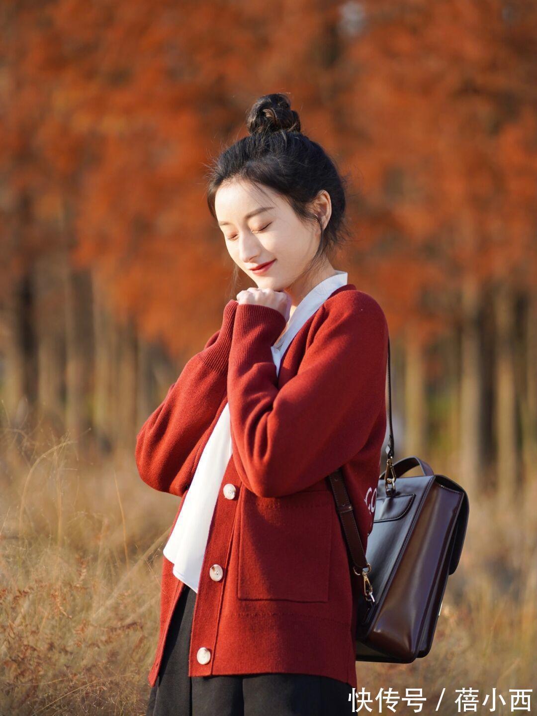 红色|能把“毛衣开衫”驾驭好,你离“时髦精”就不远了,穿出优雅时尚