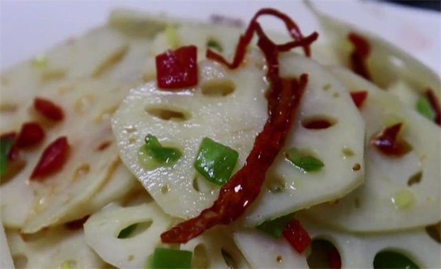 诀窍|饭店的凉拌莲藕为啥那么好吃,原来做法有诀窍,看一遍就学会