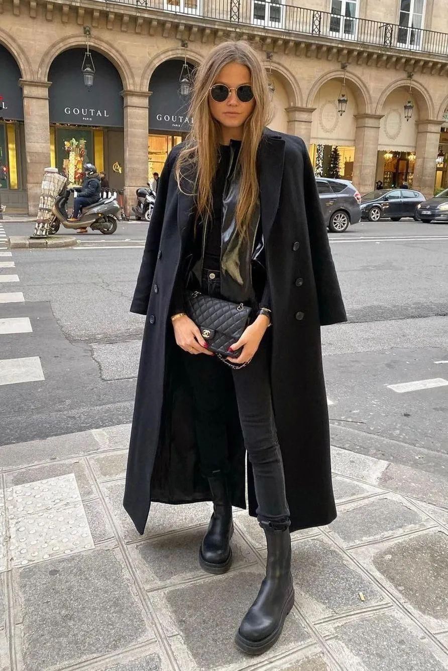  流行|“马丁靴”失宠了？“大衣＋这双鞋”正流行，时髦又显高！