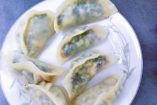 这菜用来包饺子特鲜香，比芹菜鲜嫩，比茴香更香，再不吃就等明年