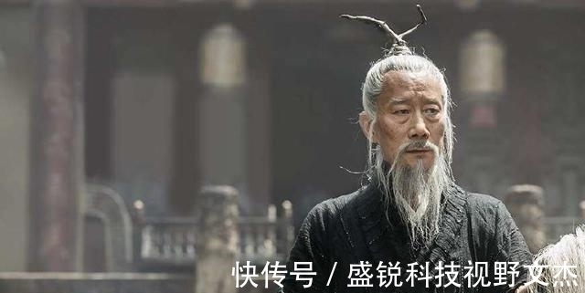 赵匡胤$相士给一户人家算命,刚进门扭头就走:不算了,这家子都不是凡人