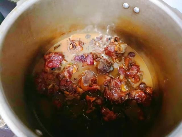 美味|三伏天爱流汗，记得给家人做这道菜，营养又美味，上桌汤汁也不剩