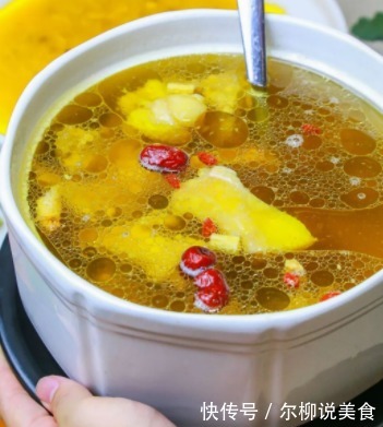 炖鸡时,学会“3不放,加2样”的窍门,肉质细嫩不腥不柴!实用!