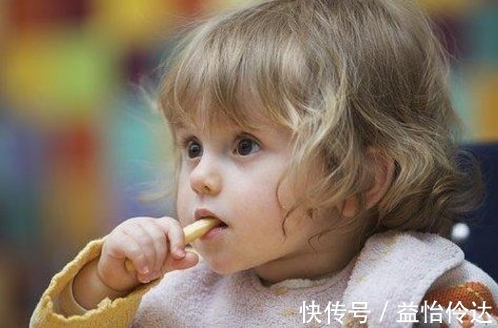 日常生活中|宝宝3岁前不适宜吃4种食物,表面营养丰富,其实很伤肠胃