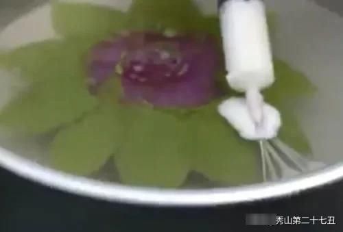 下手|居然能把冰粉做得这么美,看着都舍不得下手破坏,是大神无疑了