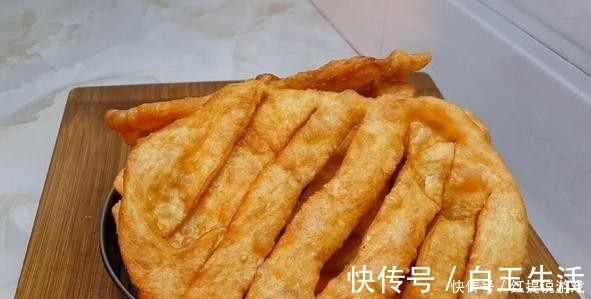 酥脆|早上给家人炸点油饼，一口酥脆，搭上一碗豆腐脑，吃完浑身舒坦