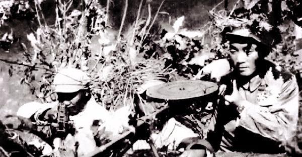 敌人|志愿军孤胆英雄!一人歼灭百余敌人,美媒头版头条登出大标题报道