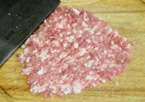 五花肉|饭店大厨说漏嘴，炸肉丸时加点“它”，丸子又脆又香超好吃