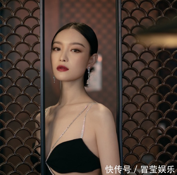 女生|建议想换“发型”的女人秋天少碰下面4款,容易拉低你的气质