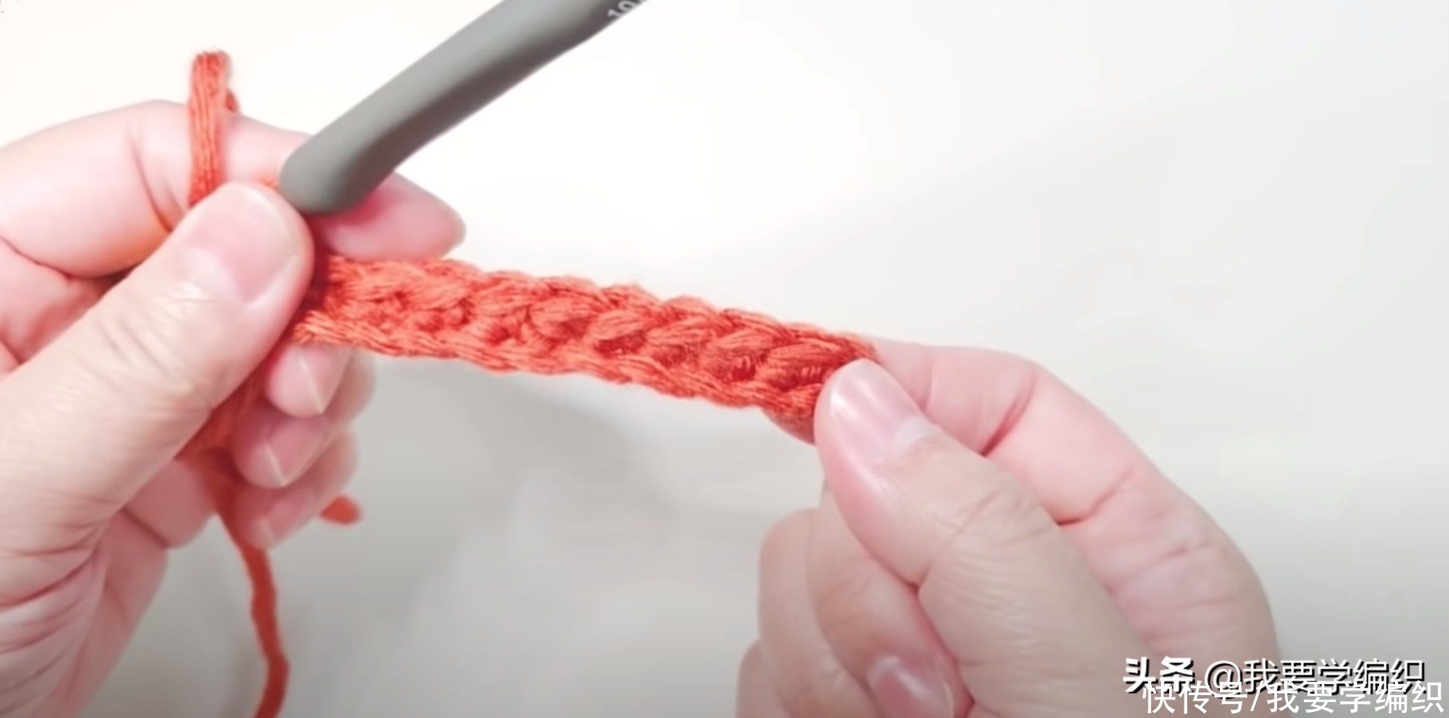 冬天来一款这样的暖帽,护耳辫子帽编织教程,重返你的少女时代