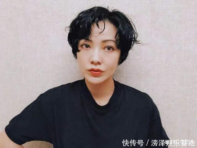 修饰|奔五的女人远离这5种“发型”,特别是第2种,难看显老还特土