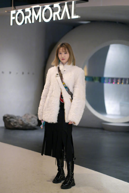 裙子＋裤子＝今春王炸cp，新潮、前卫又时髦，值得借鉴