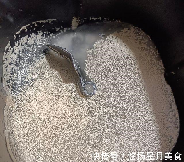 肉馅|大肉包子，暄软鲜香，一口气吃了三个！