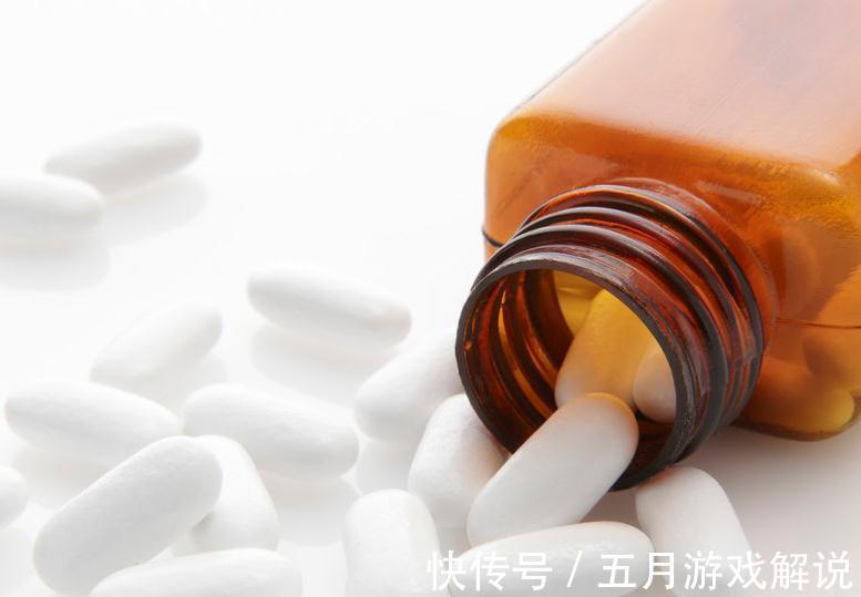 夏季得轻养君子兰,不能太强势,不然烂根黄叶