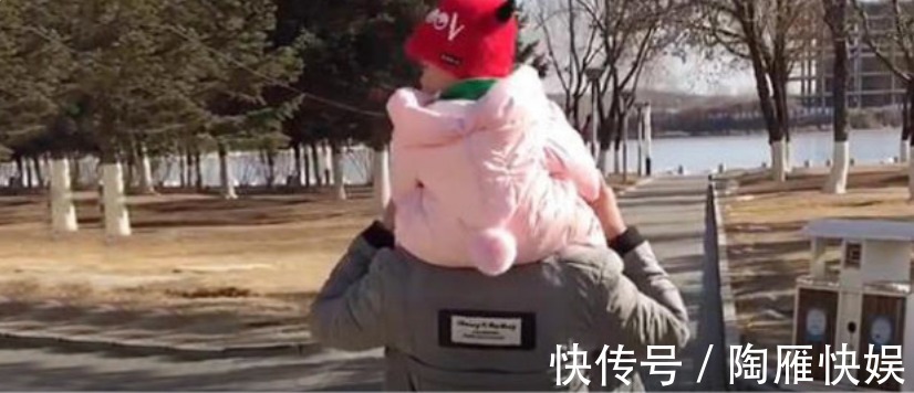 爸爸|自从生了龙凤胎之后,爸爸出门的画风是这样的,简直暖化了