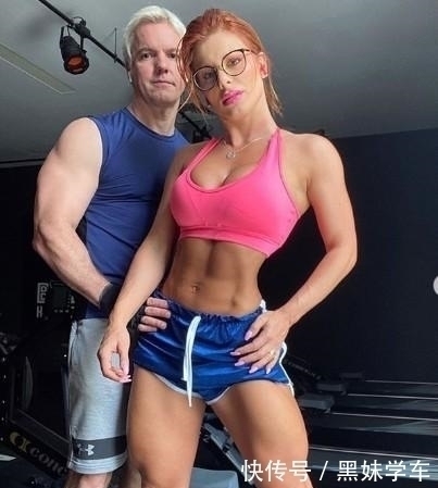 高标准|她的身材是算是健美界的高标准了，这般身材需要什么才能获得