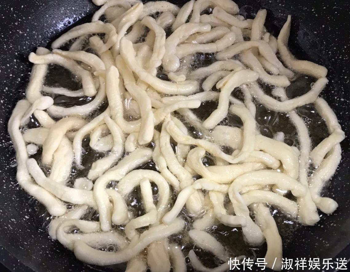 麦芽糖|想吃沙琪玛不用出去买，家里有面粉就能做，做法简单，好吃又健康