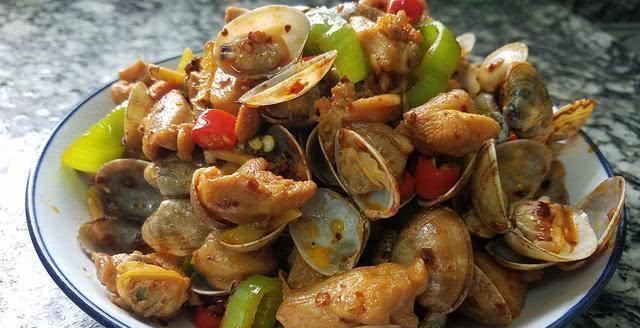 花甲炒鸡肉,好吃又下饭的一道家常菜,做法简单,我家常做