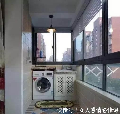 美观|老婆在阳台腾出一平米,做了个砖砌洗衣房,实用又美观