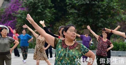 高龄产妇|同样是43岁,一个成漂亮奶奶,一个成“老态龙钟”的二胎妈妈