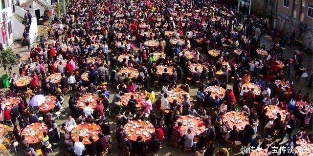 讲究|俗语:“桌上不摆三盘菜,留人莫坐乌龟席”,餐桌上的讲究知道吗