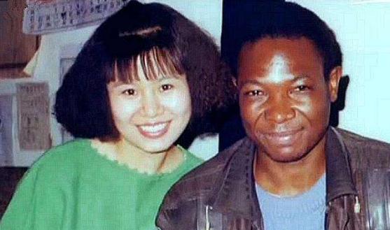 苏玛&24年前,不顾天下人反对,坚持嫁给黑人的清华才女,现状如何?