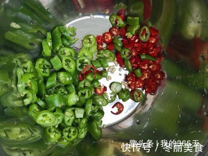 凉拌洋葱好吃有秘诀,按这个步骤做,特别开胃下饭,家人百吃不厌