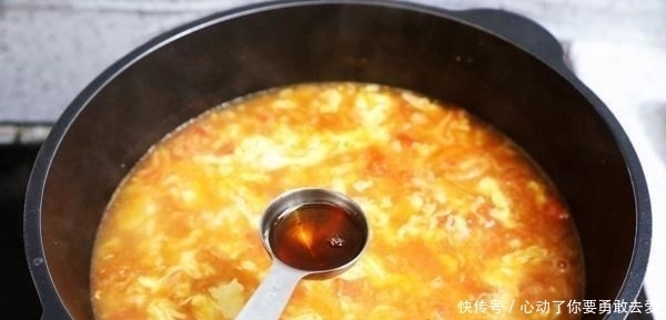 春末遇到此菜别手软,堪称植物“美白丸”,常吃晒黑的皮肤也白了