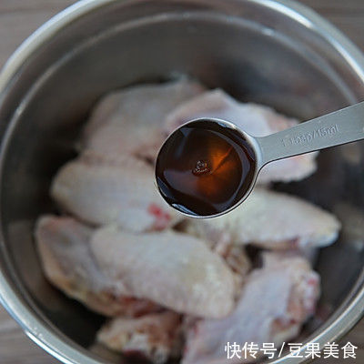 一滴油都不加蚝油鸡翅的做法