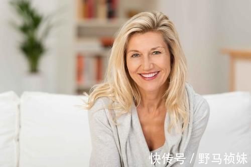 女性|这4个表现,是女性衰老的标志!若你有,衰老或已来临
