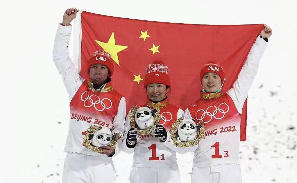 北京冬奥会|我在冬奥｜摘得冬奥会自由式滑雪空中技巧混合团体银牌 三位中国老将来自同一所