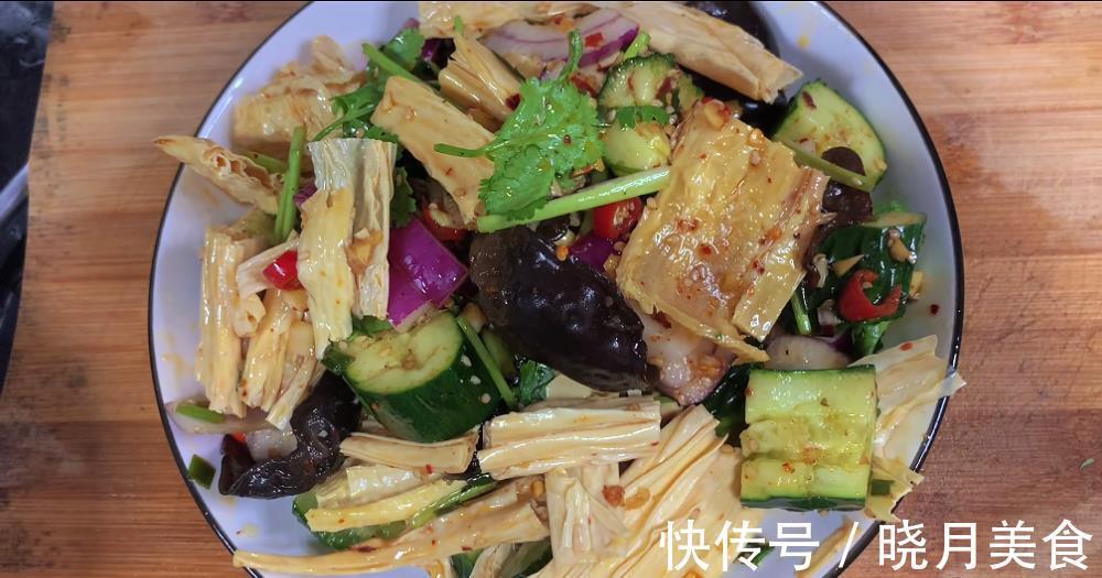 嚓嚓嚓|腐竹最忌直接用清水泡，买菜大姐教我一招，泡得又快又软、无硬芯