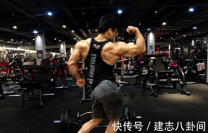 下辈子|肌肉大块头化身厨神,宵夜,一定是男朋友做的才算人类高质量!