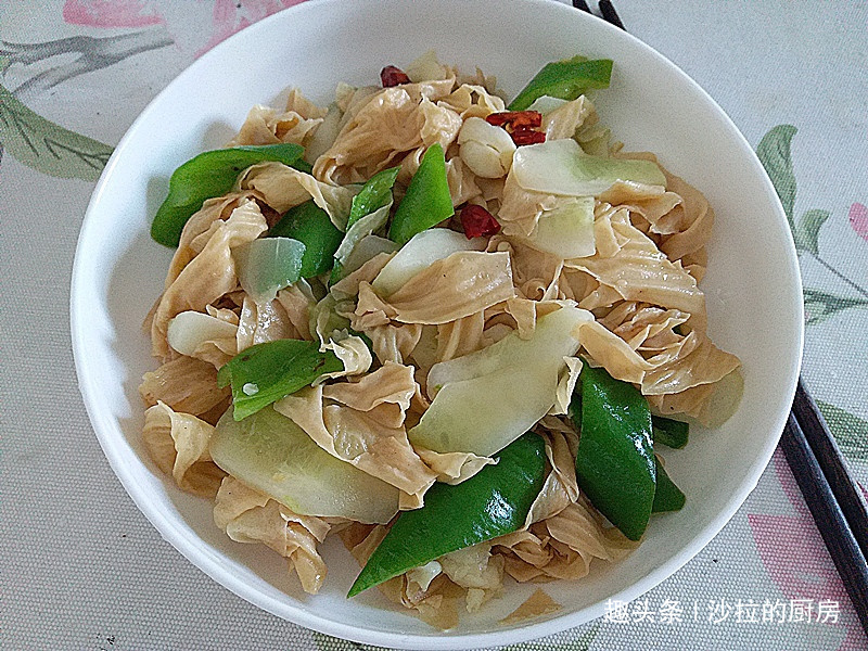 皮肤|天然“黄体酮”找到,一周3次,皮肤紧致细腻显年轻,女性多吃好