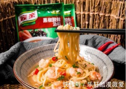 好吃|几分钟就搞定的鲜虾面,作为早餐营养又好吃,做法还简单