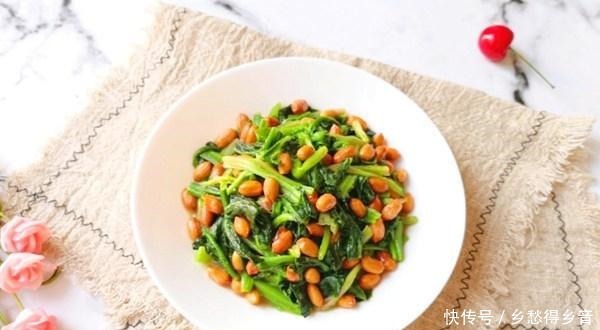 年夜饭上,满桌大鱼大肉都不如这道菜,开胃又下酒,好吃更健康